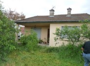 City / village house Saint Marcel